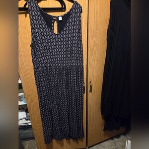 Old Navy Black and White Geometric Maxi Dress